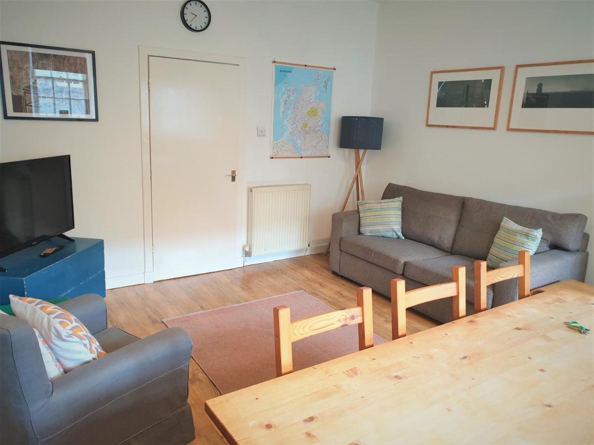 Canongate - Spacious And Historic 2 Bed Flat On Royal Mile Apartment เอดินบะระ ภายนอก รูปภาพ
